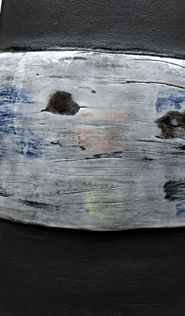 Vase en Grès noir avec bandeau de couleur